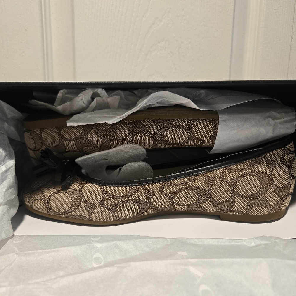 Coach Benni SIG JACQ FLAT SIZE 7B - Picture 3 of 8